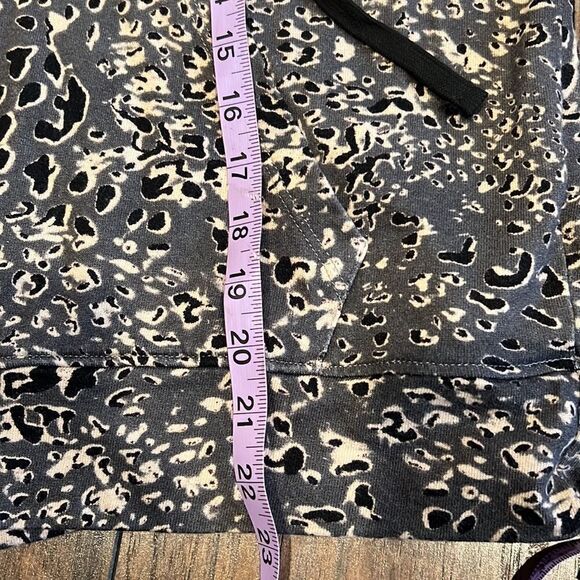 Sundry Anthropologie Leopard Hoodie size XS animal print made in USA - Picture 8 of 10